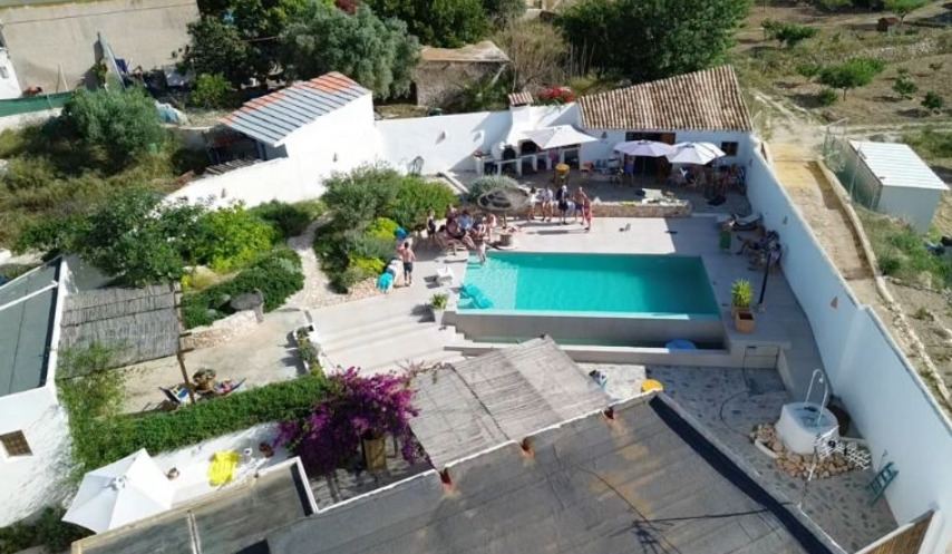 Vista aérea general de La Casa del Aljibe